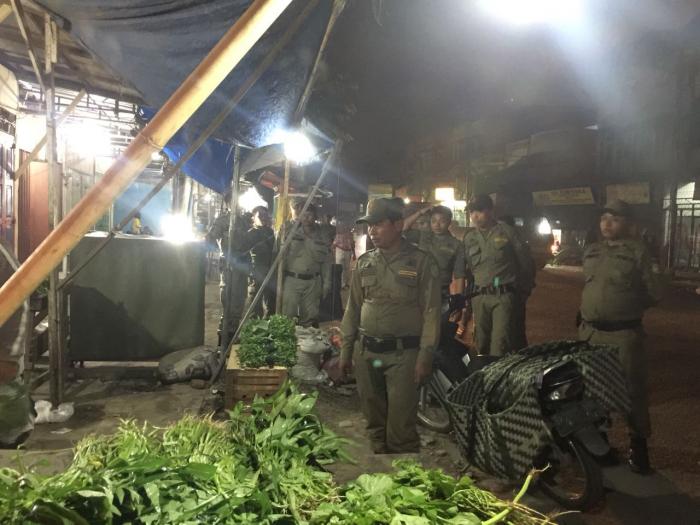 Satpol PP Bongkar Papan Reklame & Awasi PK5 Pasar Marelan