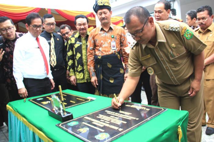 Dirjen Pelayanan Kesehatan Bersama Akhyar Nasution Resmikan Instalasi UTD RSUD Dr Pirngadi
