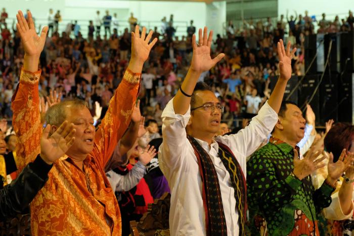 Sihar Khidmat Ikuti KKR Paskah GKII
