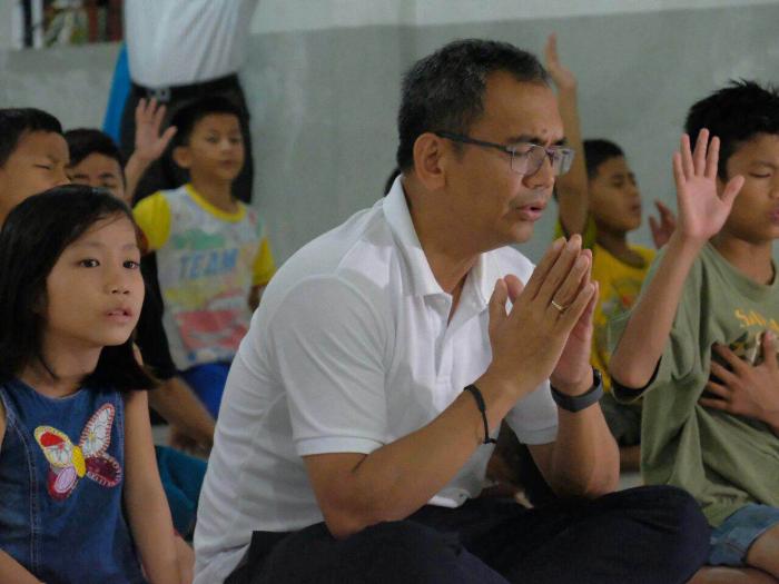 Sihar Iri dengan Kehidupan Anak-anak Panti Asuhan