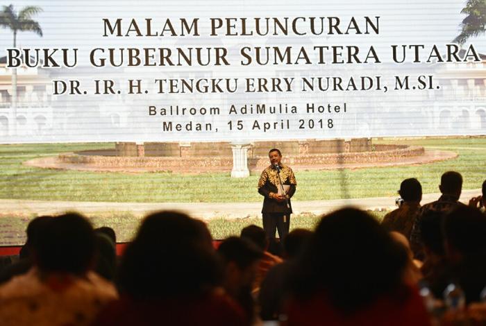 Tengku Erry Luncurkan 3 Biografi, Ini Kata RE Nainggolan
