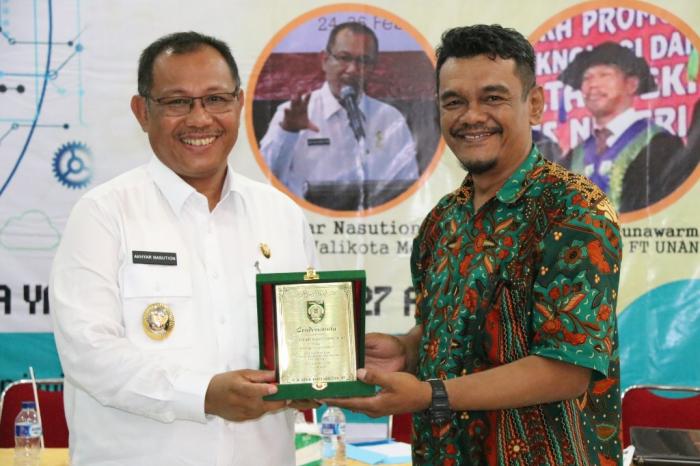 Akhyar Nasution Jadi Keynote Speaker Seminar Nasional Teknik