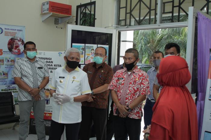 Bupati Surya Serahkan Bantuan APD dari Provsu Kepada Puskesmas se-Asahan