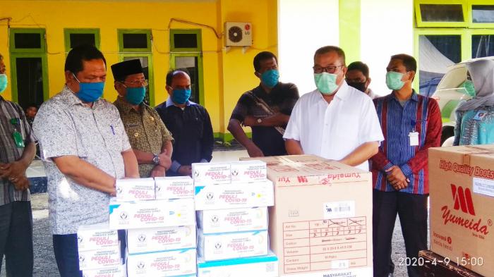 Rudi Hermanto Bersama Keluarga Buddhayana Indonesia Sumbang Alkes Covid 19 Kepada RS di Padangsidimpuan