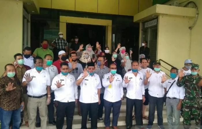 Pasar Sagumpal Bonang Padangsidimpuan Disemprot Disinfektan