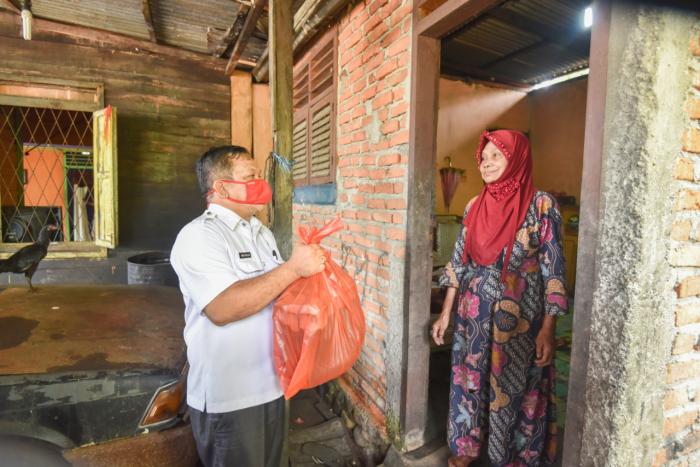 Pemkot Salurkan Bantuan Sembako di Kecamatan Padangsidimpuan Tenggara