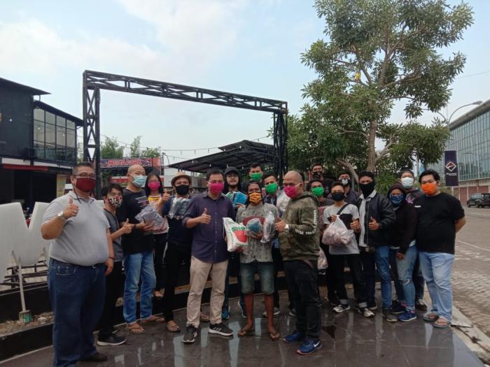 Bantu Pemerintah Tangkal Penyebaran Covid-19: KOMPAK Bagikan Beras, Mie Instant dan Ratusan Masker kepada Masyarakat