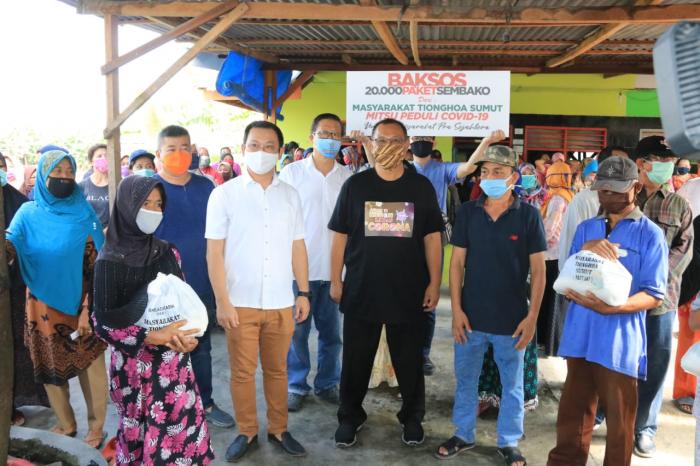 MITSU Bagikan 200 Paket Sembako di Medan Labuhan