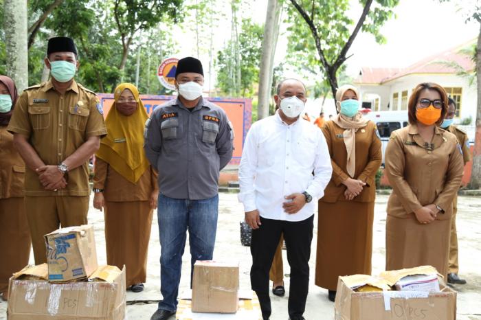 Bupati Labuhanbatu: "Semoga dengan APD ini Menjadi Penyemangat Tenaga Medis Melayani Masyarakat"
