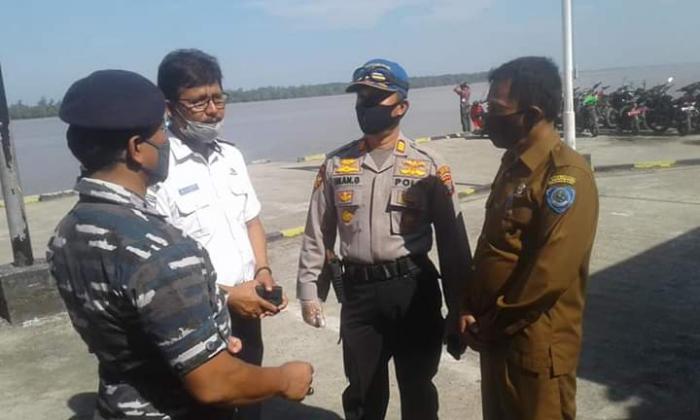 Cegah Corona, KUPP Tanjung Serang Elang Semprotkan Desinfektan