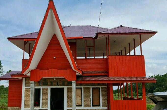 Pantur Banjarnahor Bangun "Sopo Marpadot" Tempat Diskusi Bagi Para Petani