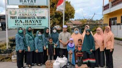 TP PKK Dan DPW  Sidempuan Lakukan Giat Sosial Berbagi Sembako Dan Takjil Gratis