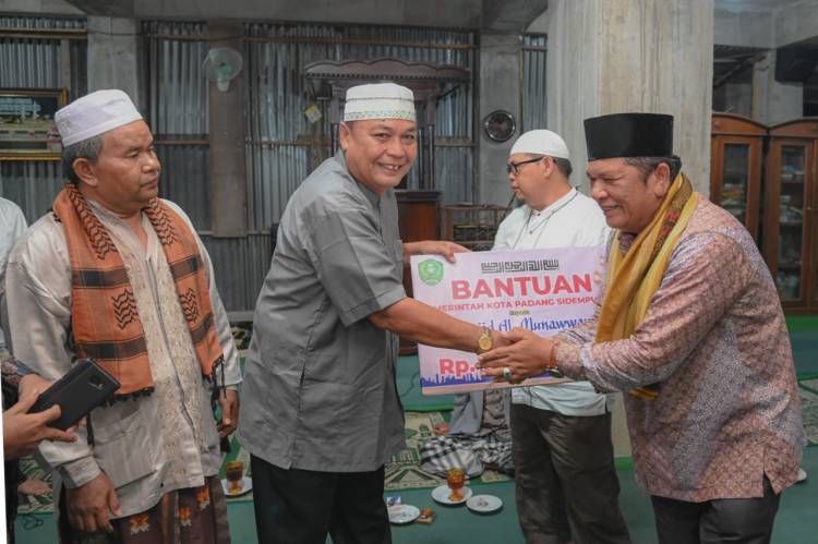 Hari Ke-4 Safari Ramadhan Pemko Sidempuan, Bantu Masjid Pijorkoling Rp45 Juta