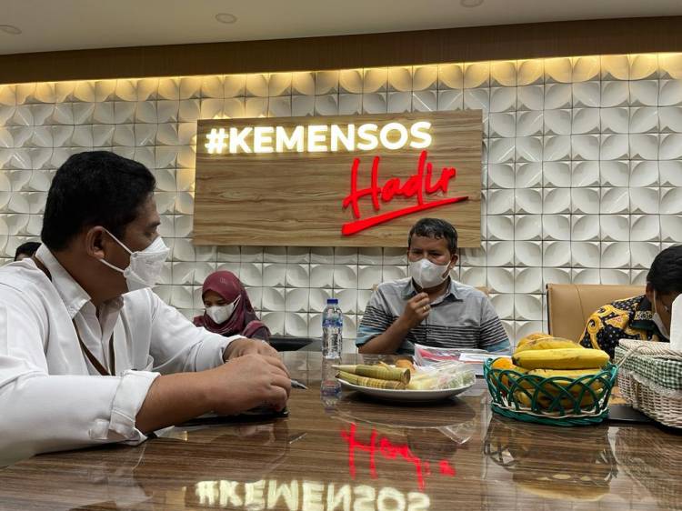 Diwakili Sekretaris Panitia Jadi Pane, S.Pd, MM, Finalisasi Permberkasan Usulan Sabam Sirait Pahlawan Nasional Diserahkan ke K2KRS