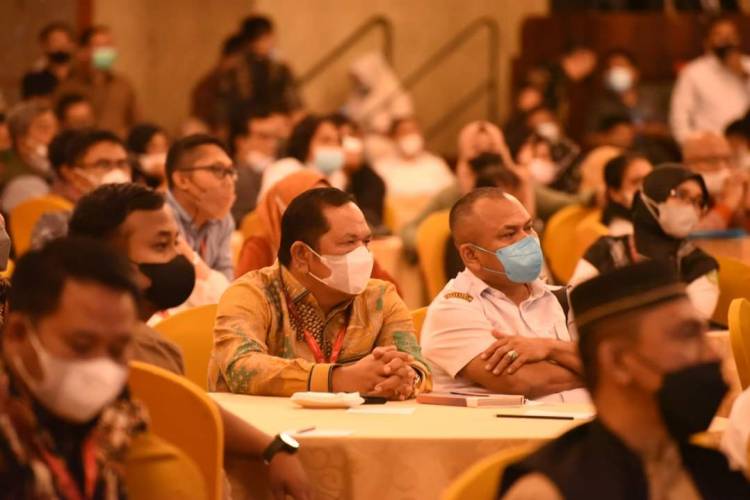 Walikota Sidempuan Hadiri Roving Seminar KI Se Sumut