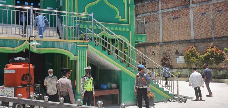 Polres Humbang Hasundutan Jaga Kekhusyukan Sholat Jumat Menjelang Ramadhan