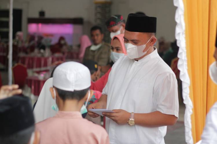 Silaturahmi Dengan Anak Yatim, Bupati: Tetap Semangat dan Jangan Patah Arah