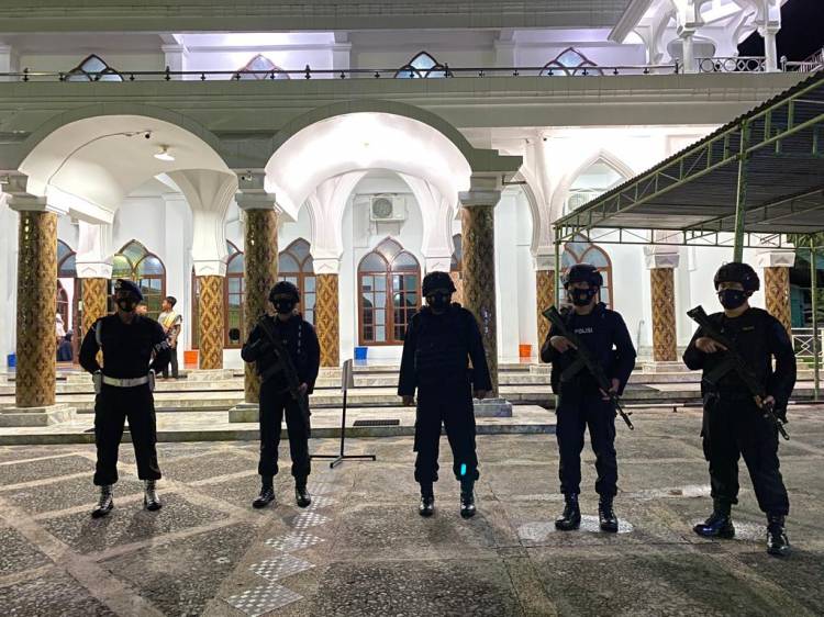 Berikan Pelayanan Prima Kepada Masyarakat, Personil Batalyon B Pelopor Brimob Poldasu Gencar Laksanakan Patroli di Malam Hari
