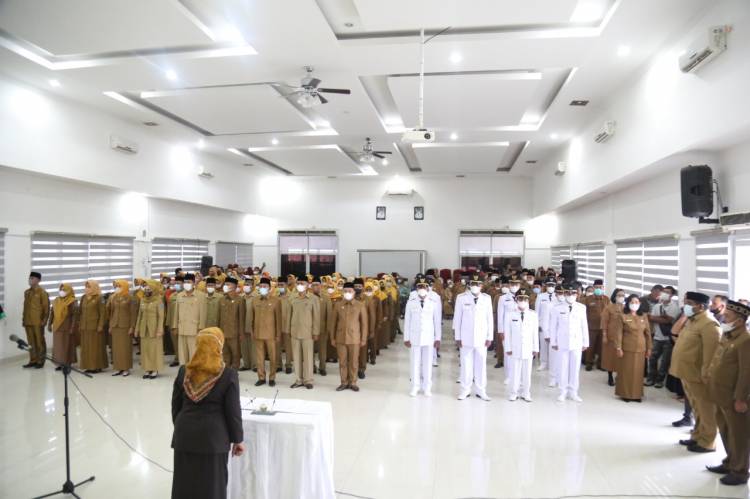 121 Pejabat Administrator Pengawas dan Pejabat Fungsional Resmi Dilantik