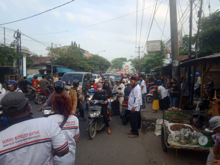 Semangati Warga Puasa, HBB DPK Labuhan Deli Berbagi Takjil