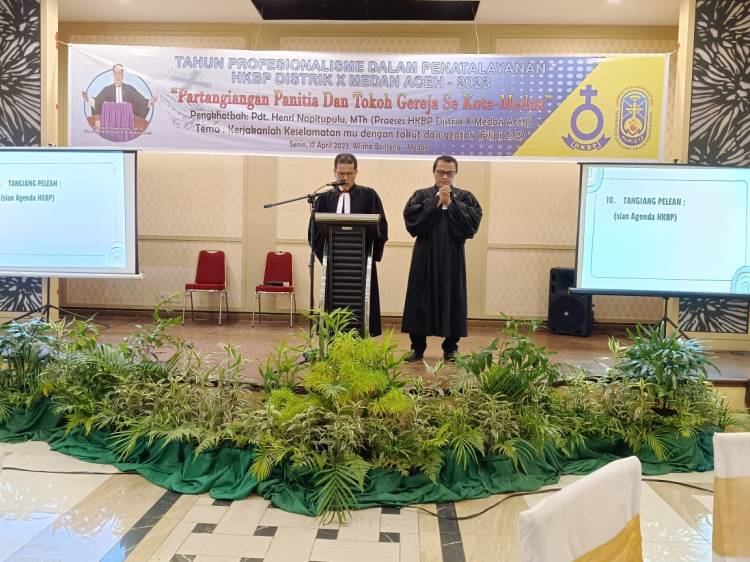 Sejumlah Tokoh Gereja Ikuti Partangiangan Mendukung Program Tahun Profesionalisme Dalam Penatalayanan HKBP Distrik X Medan Aceh