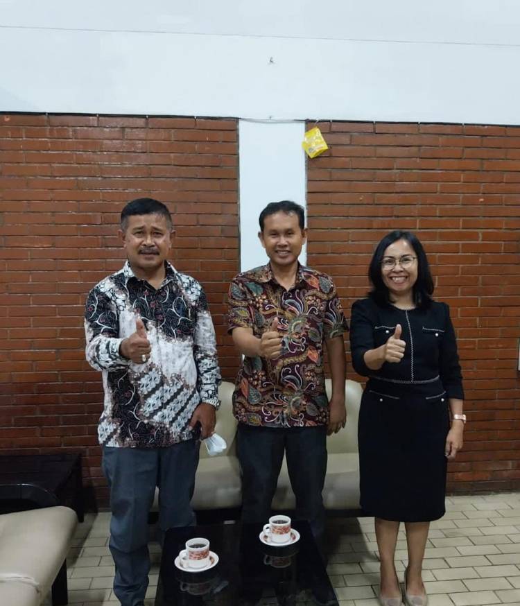 Sambangi Fakultas Pertanian UHN Medan, Anggota DPRDSU Dr. Timbul Sinaga, MSA Diskusi Hangat Bersama Dekan