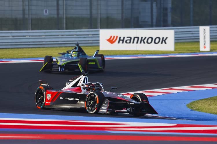 Hankook iON Race Tampil Memukau pada Double Header Formula E di Italia