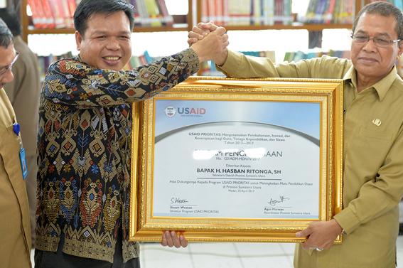 USAID Prioritas Hibahkan 1.426 Buku Bacaan Berjenjang untuk Perpustakaan Sumut