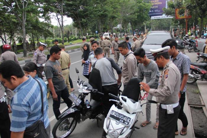 Tim Gabungan Tertibkan Pelaku Asmara Subuh di Ring Road
