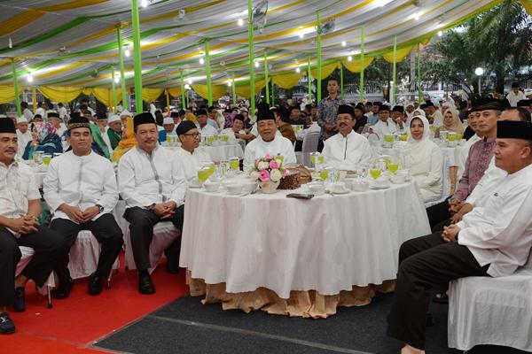 Gubernur : Perbanyak Infaq dan Sedekah