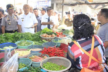 Jelang Ramadhan, Pedagang Ini Jual Bawang Putih Rp 60 Ribu Per Kilo