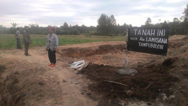 Masyarakat Desa Pohan Tonga  Ancam Bakar Alat Berat yang Merusak Lahannya