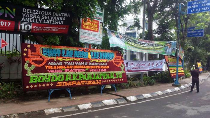 Karangan Bunga Ahok-Djarot di Medan : Tolonglah Benahin Kota Kami yang "PATEN" Kali Ini