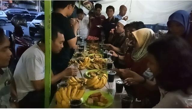 FJM Gelar Bukber di Warkop Secara Sederhana, Jalin Silaturahmi