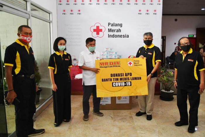 MR. DIY Dukung PMI Dalam Operasi Darurat Covid-19 Melalui Bantuan APD