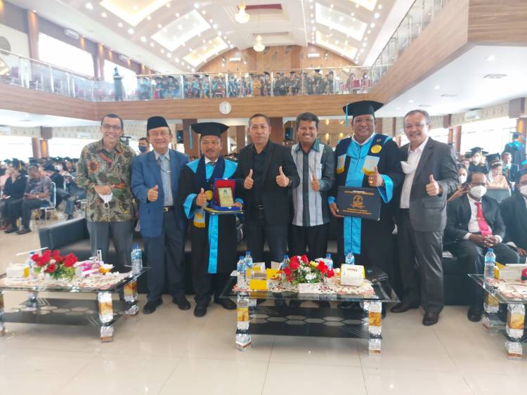 Hadiri Sidang Senat UHN, RE Nainggolan Pesankan Kepada Wisudawan UHN Medan Agar Punya Karakter, Kompetensi dan Komunikasi