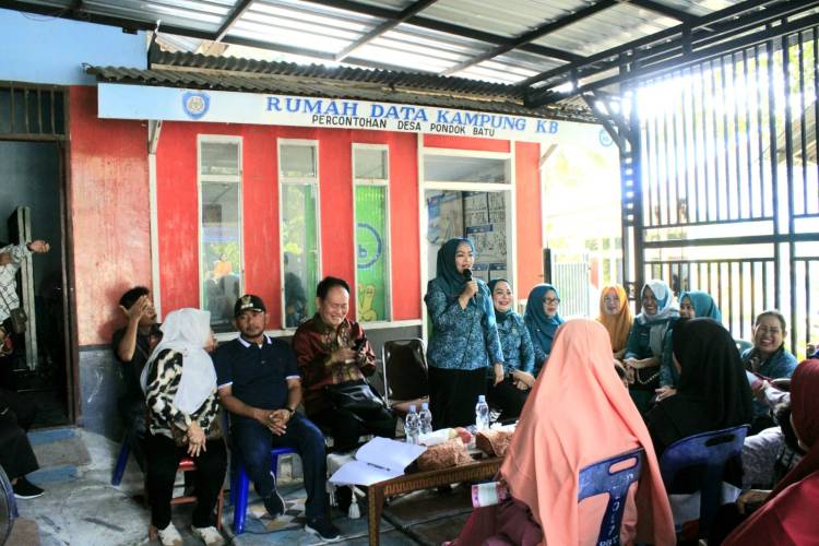 Ketua TP PKK Labuhanbatu berikan Pembinaan di Desa Pondok Batu