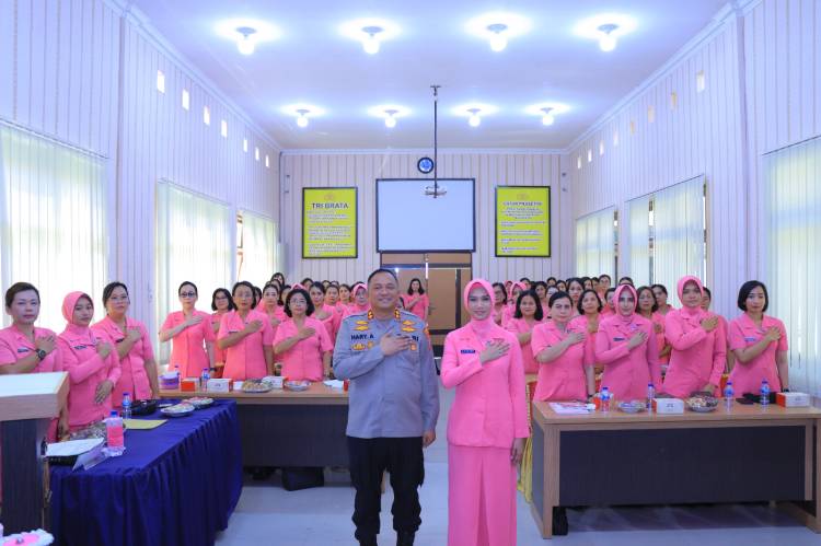 Tatap Muka Pembina Bayangkari Cabang Humbang Hasundutan Rangka Silahturahmi Dan Pertemuan Bayangkari