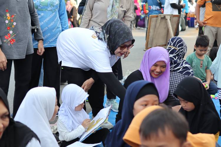 CFD, Plt. Bupati Bersama Masyarakat Labuhanbatu Ikuti Senam Sehat
