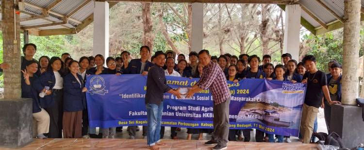 Perdalam Mata Kuliah Ekonomi Kemaritiman, Mahasiswa Agribisnis Nommensen Kuliah Lapang di Kawasan Pesisir Sei Nagalawan