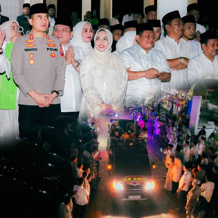 Ribuan Masyarakat Bersama Bupati Labuhanbatu Ramaikan Pawai Obor Idul Adha
