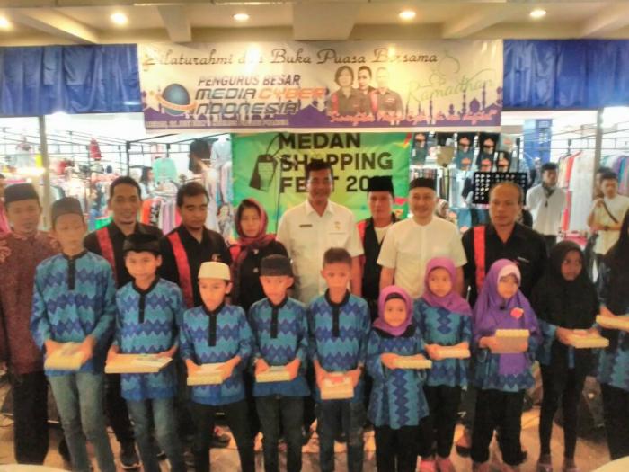 AMCI Gelar Buka Puasa dan Bagi-bagi Paket Lebaran untuk Yatim Piatu