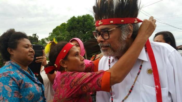 Irjen Pol Paulus Waterpauw Sahabat Anak dan Perempuan Sumut