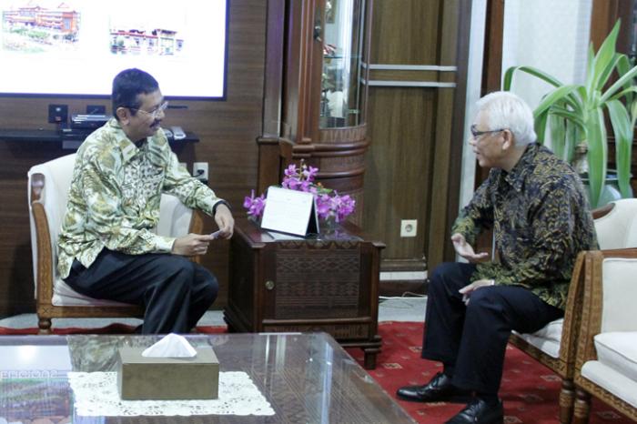 Konsul Jenderal Jepang yang baru Mr Takeshi Ishii, Persiapkan Peringatan 60 Tahun Indonesia-Jepang