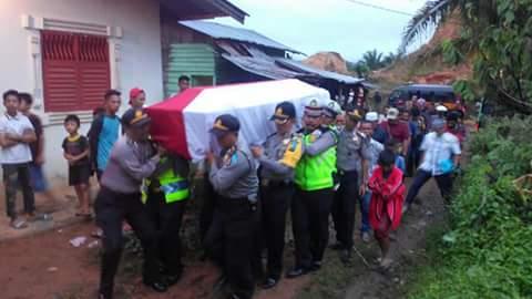 Jenazah Ipda (Anumerta) M Sigalingging Disambut Isak Tangis Keluarga di Padangsidimpuan