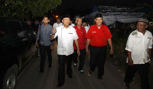 Senyum Bersama Masyarakat dan Kader PDI Perjuangan