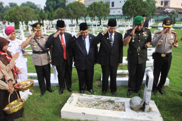 Ziarah Ke Makam Pahlawan Peringati HUT ke-427 Kota Medan 