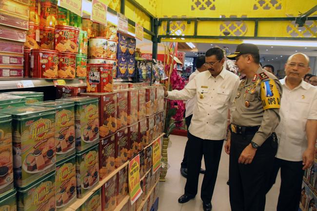 Jelang Idul Fitri, Gubernur Pantau Harga Kebutuhan Pokok Pasar Tradisional Dan Modern
