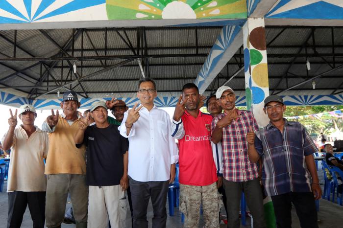 Merasa Diperlakukan Tidak Adil, Nelayan Pantai Cermin Mengadu ke Sihar Sitorus