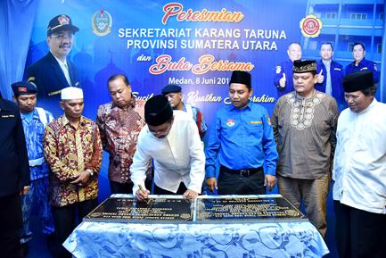 Tengku Erry Resmikan Sekretariat Karang Taruna Sumut